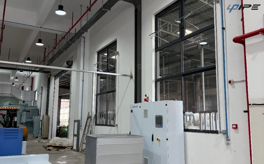 Syst&egrave;mes de canalisations d'air comprim&eacute; bleu industriel pour une distribution d'air sans fuite
